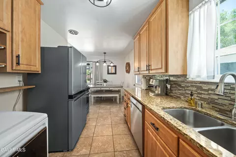 Kitchen - 44055 Elm Ave, Lancaster, CA 93534 photo 1 of 1