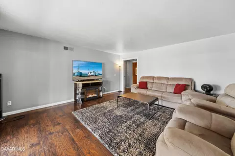 42903 Normandy Ln, Lancaster, CA 93536 photo 6