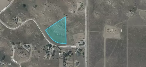 10 Assault Dr, Tehachapi, CA 93561 photo 2