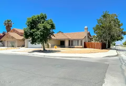37543 Royal Ct, Palmdale, CA 93552