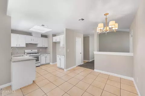 39056 Dianron Rd, Palmdale, CA 93551 photo 12