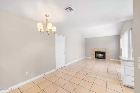 39056 Dianron Rd, Palmdale, CA 93551 photo 8