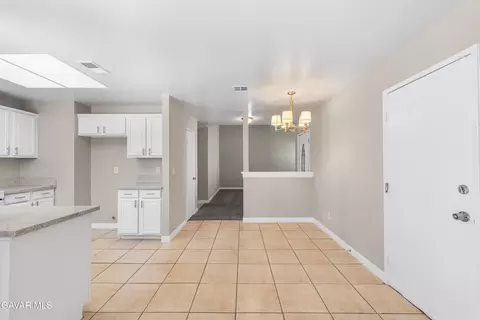 39056 Dianron Rd, Palmdale, CA 93551 photo 11