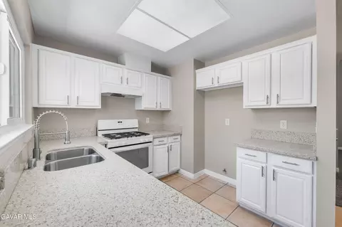 39056 Dianron Rd, Palmdale, CA 93551 photo 15