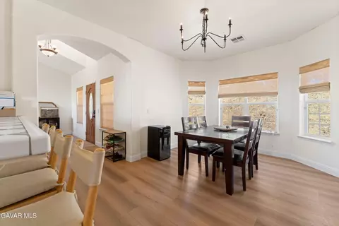 Dining - 18515 Jacks Hill Rd, Tehachapi, CA 93561 photo 1 of 1