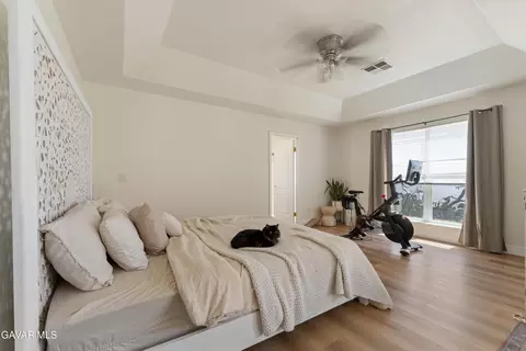 Bedroom - 18515 Jacks Hill Rd, Tehachapi, CA 93561 photo 1 of 2