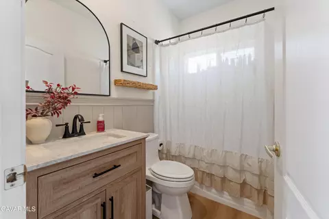 Bath - 18515 Jacks Hill Rd, Tehachapi, CA 93561 photo 2 of 2