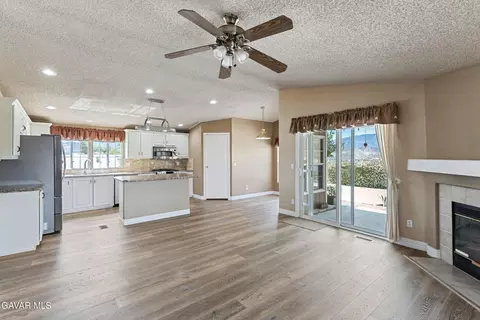 Living - 33105 Santiago Rd #SPC 149, Acton, CA 93510 photo 1 of 4