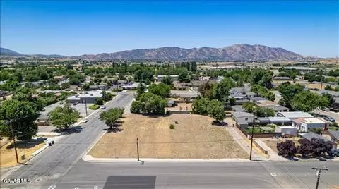301 W C St, Tehachapi, CA 93561 photo 3