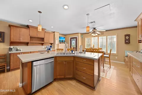 Kitchen - 37331 57th St E, Palmdale, CA 93552 photo 3 of 6