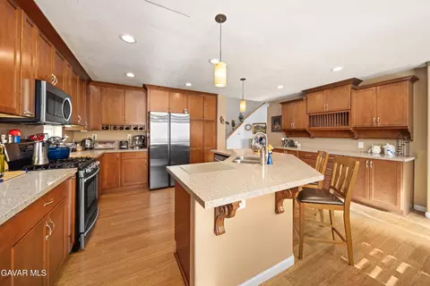 Kitchen - 37331 57th St E, Palmdale, CA 93552 photo 4 of 6