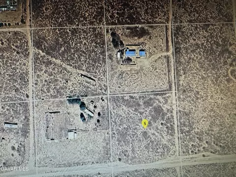 353 Balboa Ave E, Mojave, CA 93501 photo 6