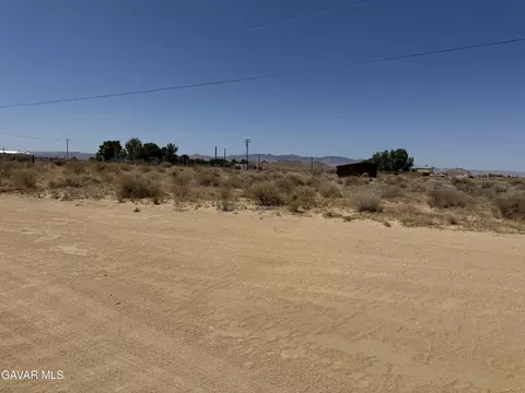 353 Balboa Ave E, Mojave, CA 93501