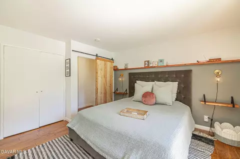 Bedroom - 26780 Deertrail Dr, Tehachapi, CA 93561 photo 2 of 7