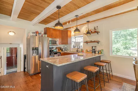 Kitchen - 26780 Deertrail Dr, Tehachapi, CA 93561 photo 2 of 4
