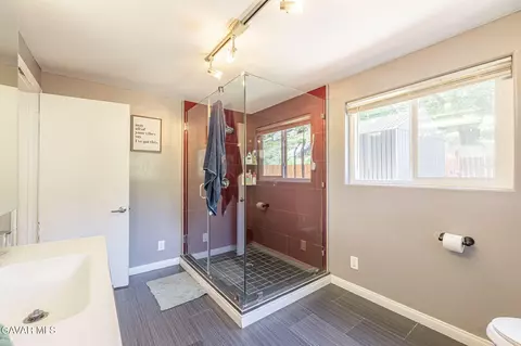 Bath - 26780 Deertrail Dr, Tehachapi, CA 93561 photo 1 of 3
