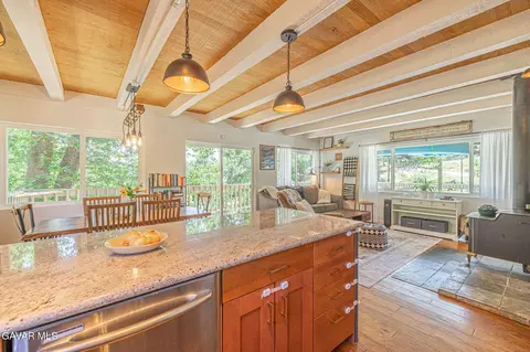 Kitchen - 26780 Deertrail Dr, Tehachapi, CA 93561 photo 3 of 4