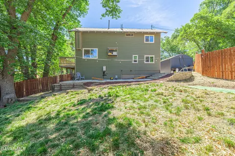 Exterior - 26780 Deertrail Dr, Tehachapi, CA 93561 photo 7 of 8