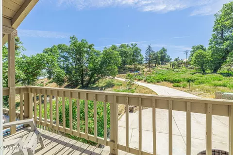 Exterior - 26780 Deertrail Dr, Tehachapi, CA 93561 photo 3 of 8