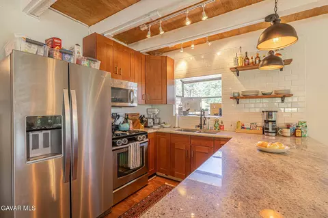 Kitchen - 26780 Deertrail Dr, Tehachapi, CA 93561 photo 4 of 4