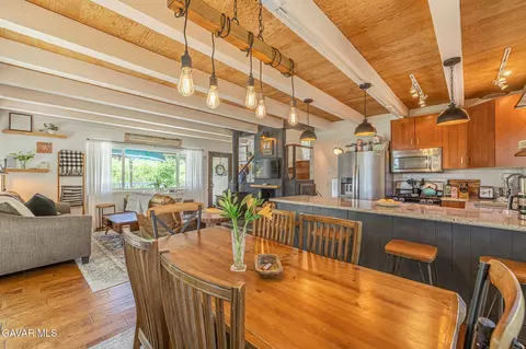 Dining - 26780 Deertrail Dr, Tehachapi, CA 93561 photo 2 of 2