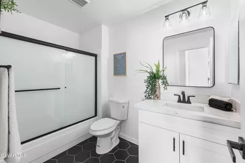 Bath - 3230 Avenue S4 E, Palmdale, CA 93550 photo 3 of 3