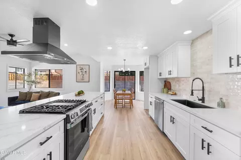 Kitchen - 3230 Avenue S4 E, Palmdale, CA 93550 photo 4 of 6