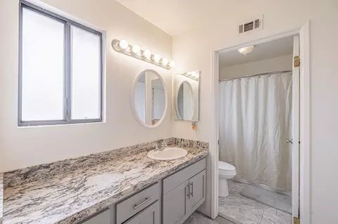 Bath - 43661 Bravo Ln, Lancaster, CA 93535 photo 2 of 3