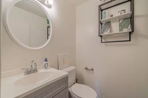 Bath - 43661 Bravo Ln, Lancaster, CA 93535 photo 1 of 3