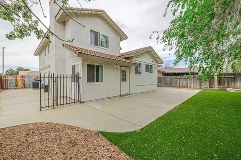 Exterior - 43661 Bravo Ln, Lancaster, CA 93535 photo 3 of 4