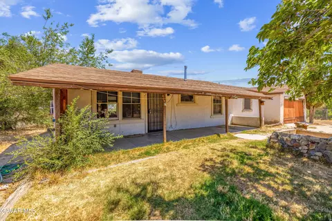4057 Ave T 2 E, Palmdale, CA 93552