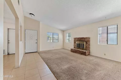 Living - 637 Ave J 9 E, Lancaster, CA 93535 photo 2 of 2