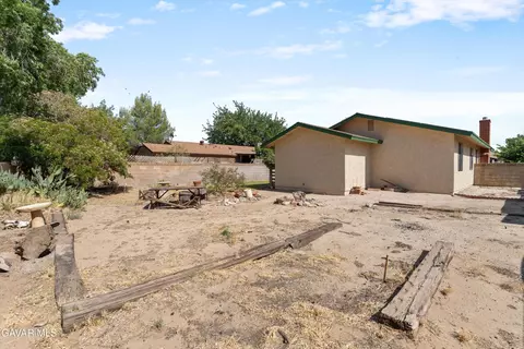 Exterior - 637 Ave J 9 E, Lancaster, CA 93535 photo 4 of 5