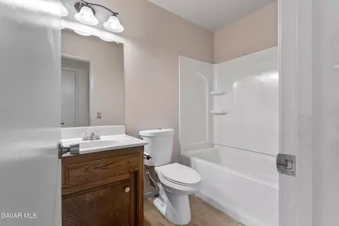 Bath - 637 Ave J 9 E, Lancaster, CA 93535 photo 1 of 2