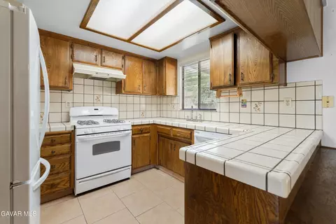 Kitchen - 637 Ave J 9 E, Lancaster, CA 93535 photo 1 of 1