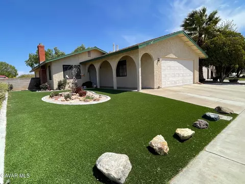 637 Ave J 9 E, Lancaster, CA 93535