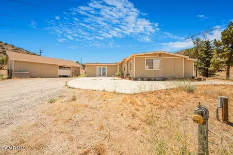 809 Berncastle Rd, Acton, CA 93510 photo 3