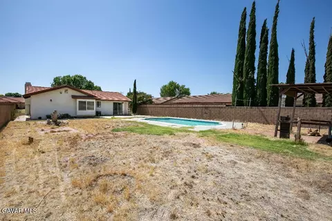 Exterior - 44858 Laszlo St, Lancaster, CA 93534 photo 4 of 6