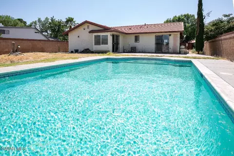 Exterior - 44858 Laszlo St, Lancaster, CA 93534 photo 5 of 6