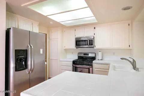 Kitchen - 44858 Laszlo St, Lancaster, CA 93534 photo 1 of 2