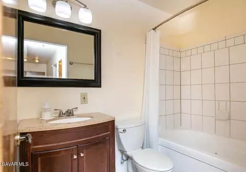 Bath - 44858 Laszlo St, Lancaster, CA 93534 photo 2 of 2