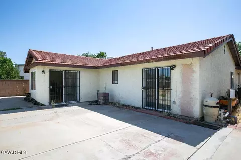 Exterior - 44858 Laszlo St, Lancaster, CA 93534 photo 3 of 6
