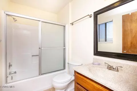 Bath - 44858 Laszlo St, Lancaster, CA 93534 photo 1 of 2