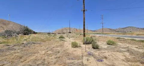 10100 Tehachapi Rd, Tehachapi, CA 93561 photo 2