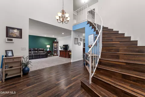Entry Way - 44125 Dusty Rd, Lancaster, CA 93536 photo 2 of 4