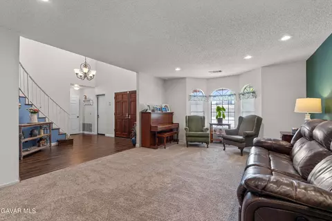 Entry Way - 44125 Dusty Rd, Lancaster, CA 93536 photo 3 of 4