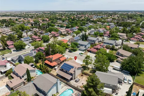 View/Area - 44125 Dusty Rd, Lancaster, CA 93536 photo 4 of 5