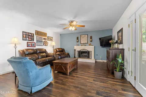 Living - 44125 Dusty Rd, Lancaster, CA 93536 photo 2 of 2