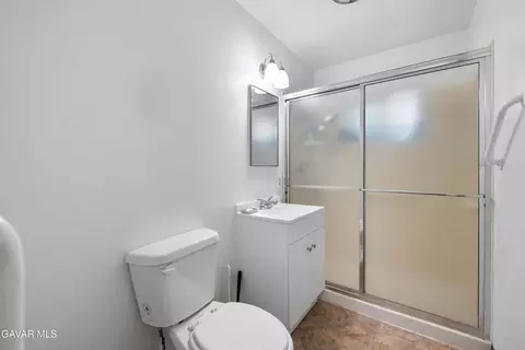 Bath - 1022 Lancaster Blvd E, Lancaster, CA 93535 photo 1 of 1