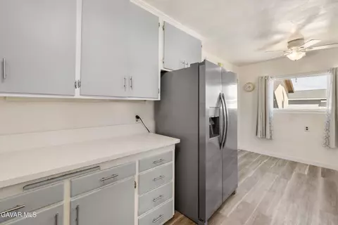 Kitchen - 1022 Lancaster Blvd E, Lancaster, CA 93535 photo 3 of 3